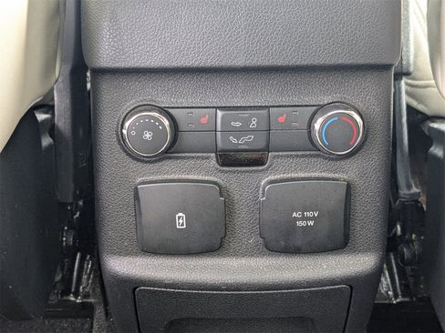 Used 2019 Ford Explorer Platinum image 23