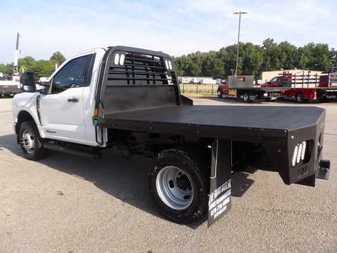 Used 2023 Ford F350 XLT AWD/4WD image 4