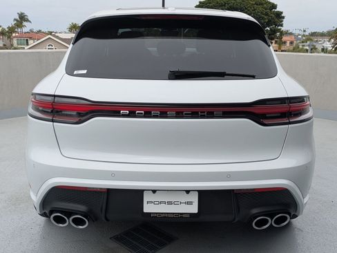 Certified 2025 Porsche Macan AWD/4WD image 10