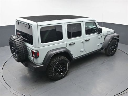 Used 2023 Jeep Wrangler Unlimited w/ Sun & Screen Package image 39