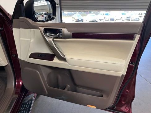 Used 2017 Lexus GX 460 Premium w/ Premium Package AWD/4WD image 12