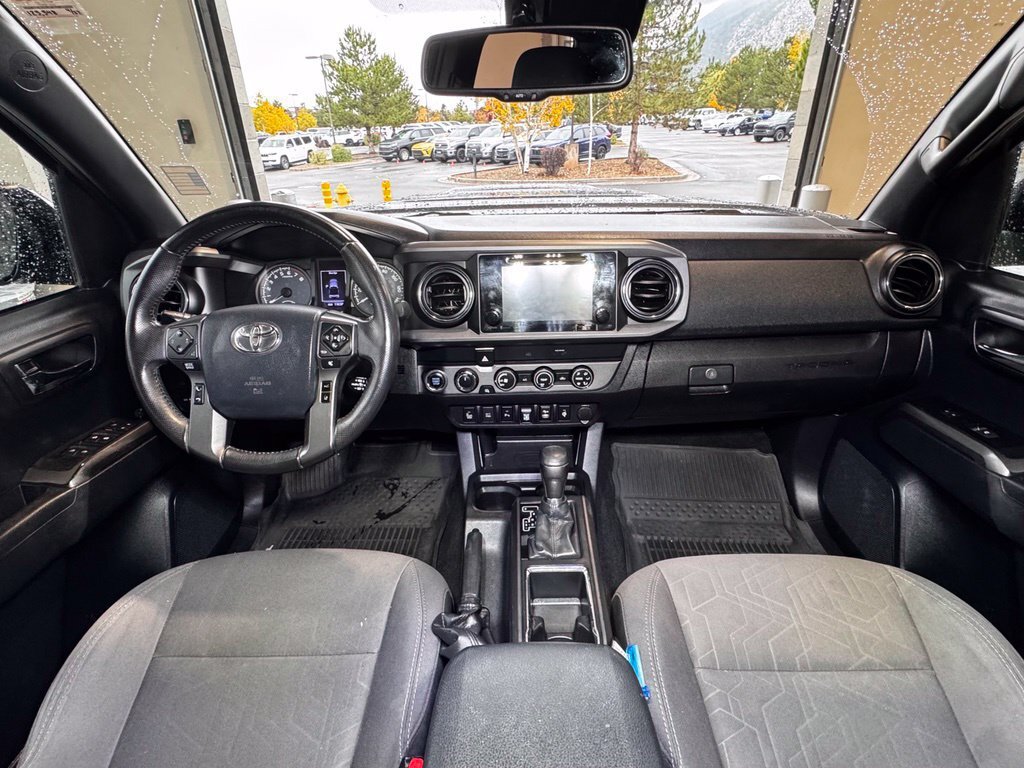 Used 2019 Toyota Tacoma TRD Sport w/ Technology Package AWD/4WD image 17