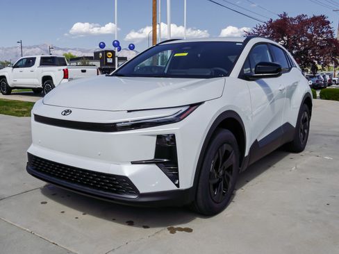 New 2026 Toyota C-HR w/ Cold Weather Package image 4