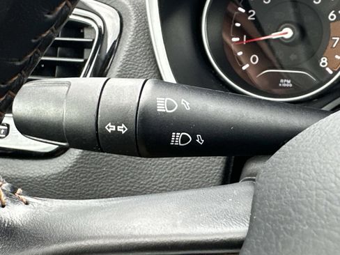 Used 2019 Jeep Compass Limited AWD/4WD image 24