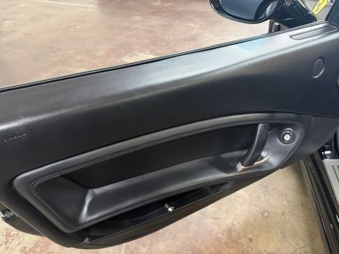 Used 2010 Ferrari California RWD image 11