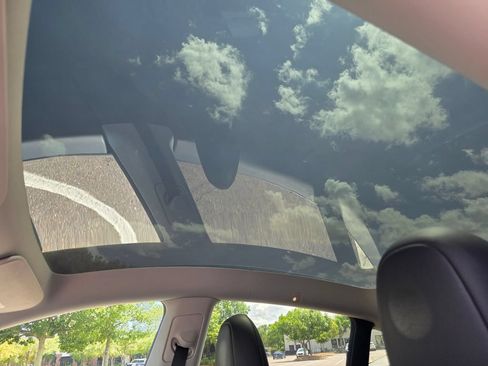 Used 2023 Tesla Model Y Long Range AWD/4WD image 14