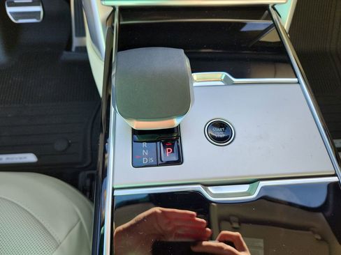 New 2026 Land Rover Range Rover SE image 16