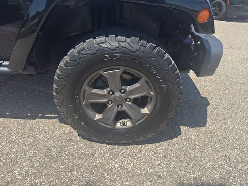 Used 2018 Jeep Wrangler Unlimited Sport AWD/4WD image 19