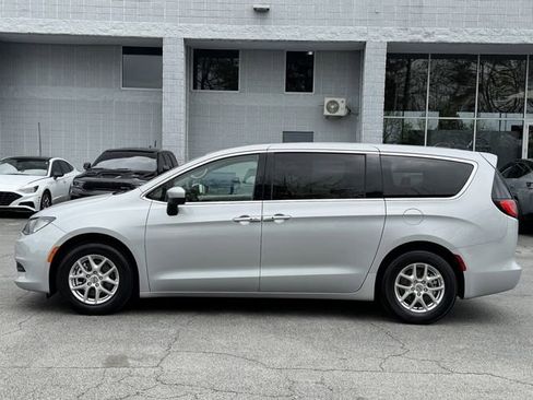 Used 2023 Chrysler Voyager LX FWD image 19
