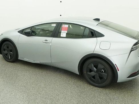 New 2026 Toyota Prius Plug-In Hybrid FWD image 7
