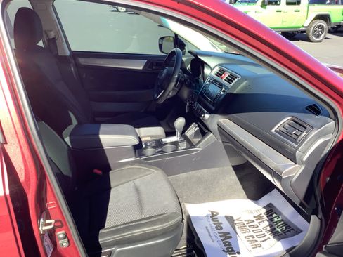 Used 2019 Subaru Outback 2.5i image 8