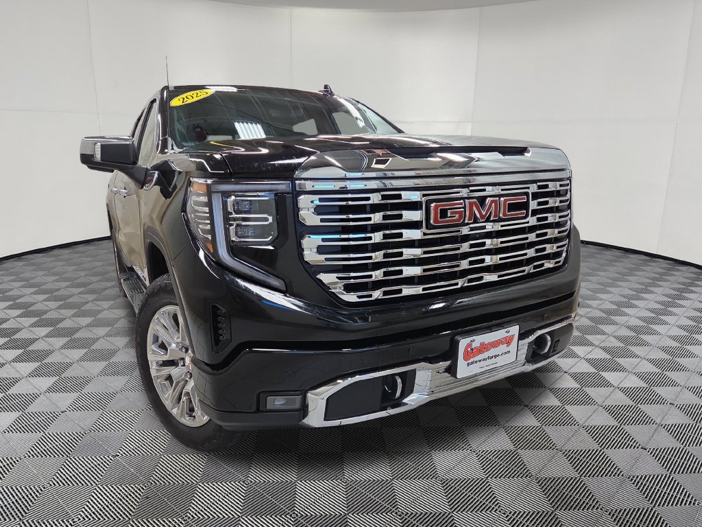 Used 2025 GMC Sierra 1500 Denali w/ Technology Package AWD/4WD image 2