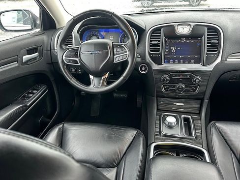 Used 2020 Chrysler 300 Touring L w/ Quick Order Package 2EF image 24