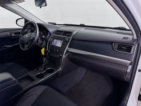 Used 2016 Toyota Camry SE FWD image 25