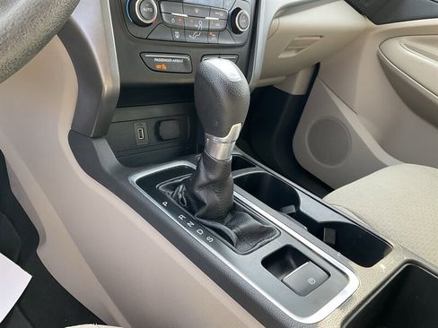 Used 2017 Ford Escape SE AWD/4WD image 38