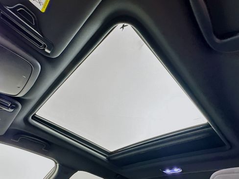 Used 2025 Subaru Forester Premium image 24