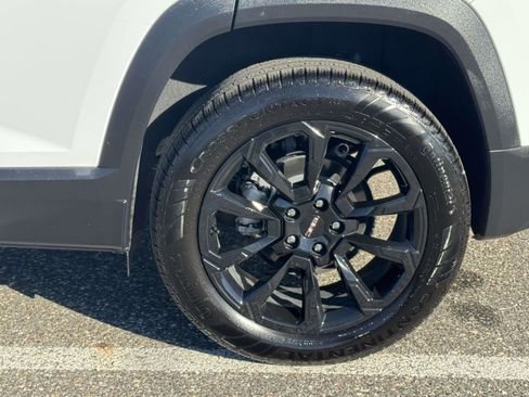Used 2025 GMC Terrain Elevation w/ Black Edition image 8