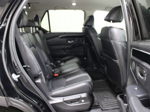 Used 2025 Honda Pilot EX-L image 26