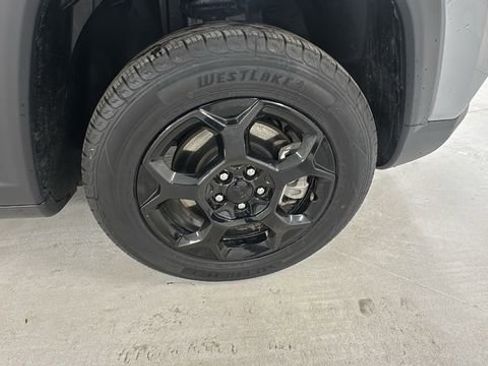 Used 2024 Jeep Compass Trailhawk AWD/4WD image 9