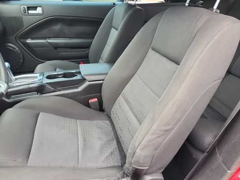 Used 2007 Ford Mustang Convertible RWD image 16