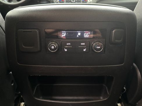 Used 2017 Chevrolet Suburban Premier image 23