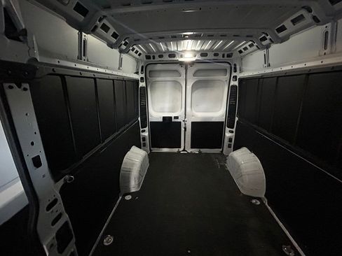 Used 2023 RAM ProMaster 2500 FWD image 13