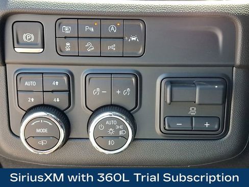 Used 2025 Chevrolet Suburban High Country AWD/4WD image 9