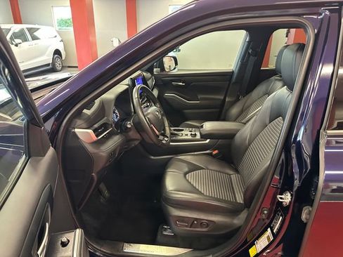 Used 2023 Toyota Highlander XSE AWD/4WD image 10