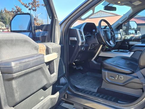 Used 2017 Ford F350 Lariat w/ Lariat Value Package AWD/4WD image 27