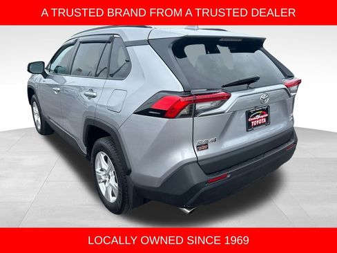 Used 2021 Toyota RAV4 XLE w/ Convenience Package AWD/4WD image 3