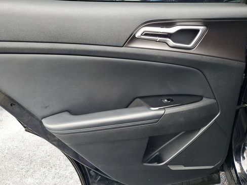 Used 2023 Kia Sportage EX image 13