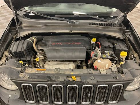 Used 2017 Jeep Renegade Latitude image 13