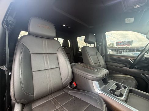 Used 2024 Chevrolet Silverado 2500 High Country w/ High Country Premium Package AWD/4WD image 27