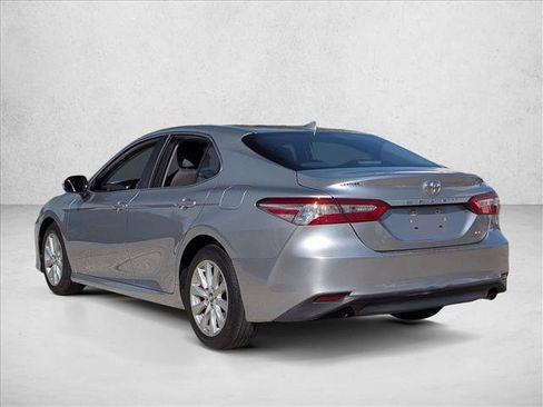 Used 2019 Toyota Camry LE image 7