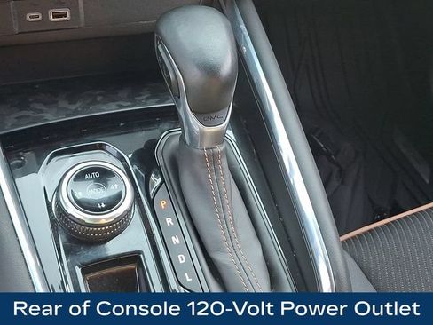 Used 2024 GMC Canyon AT4 AWD/4WD image 11