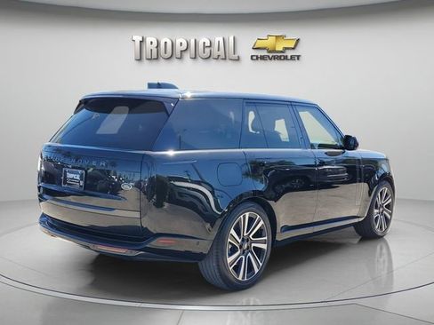 Used 2023 Land Rover Range Rover SE image 4