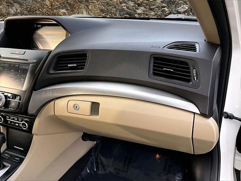 Used 2018 Acura ILX Premium Package image 15