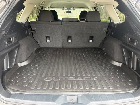 Used 2022 Subaru Outback Premium image 13