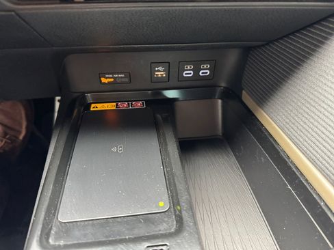 Used 2025 Toyota Camry SE w/ Convenience Package AWD/4WD image 24