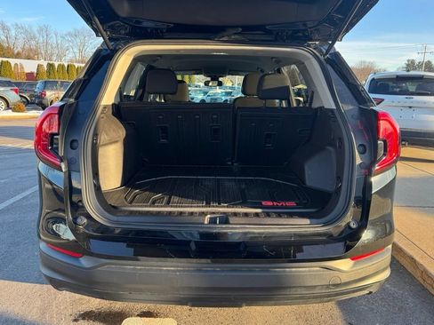 Used 2023 GMC Terrain SLE w/ Driver Convenience Package AWD/4WD image 8
