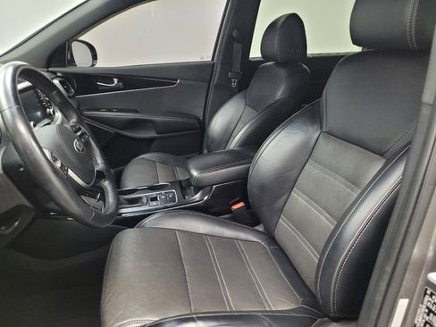 Used 2019 Kia Sorento SX image 17