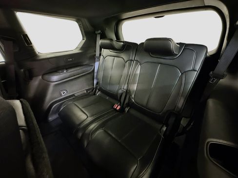 Used 2024 Jeep Grand Cherokee L Limited w/ Luxury Tech Group II image 31