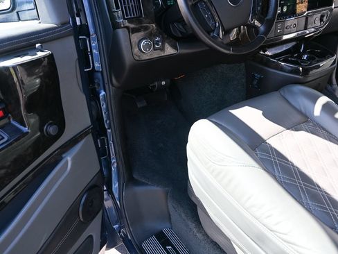 Used 2023 Chevrolet Express 2500 Extended RWD image 10