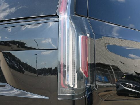 Certified 2023 Cadillac Escalade Sport AWD/4WD image 20