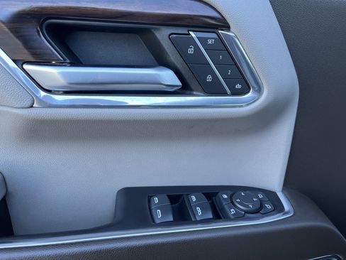 Used 2023 GMC Sierra 1500 SLT image 25