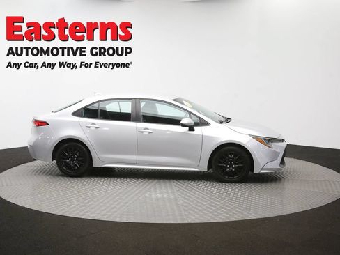 Used 2021 Toyota Corolla LE FWD image 44