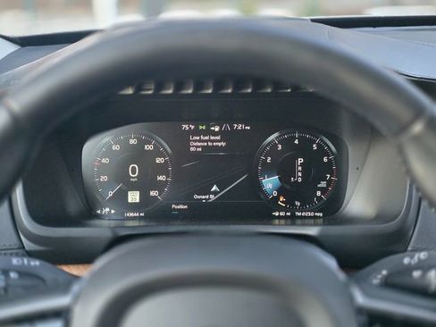 Used 2016 Volvo XC90 T6 Inscription w/ Vision Package image 31