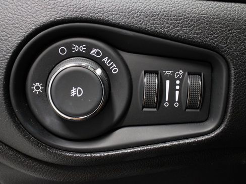 Used 2020 Jeep Renegade Limited w/ LED Lighting Group image 28