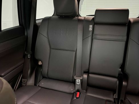 Used 2024 Lexus GX 550 AWD/4WD image 12