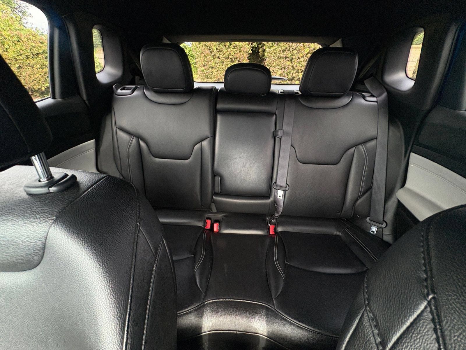 Used 2025 Jeep Compass Limited AWD/4WD image 38